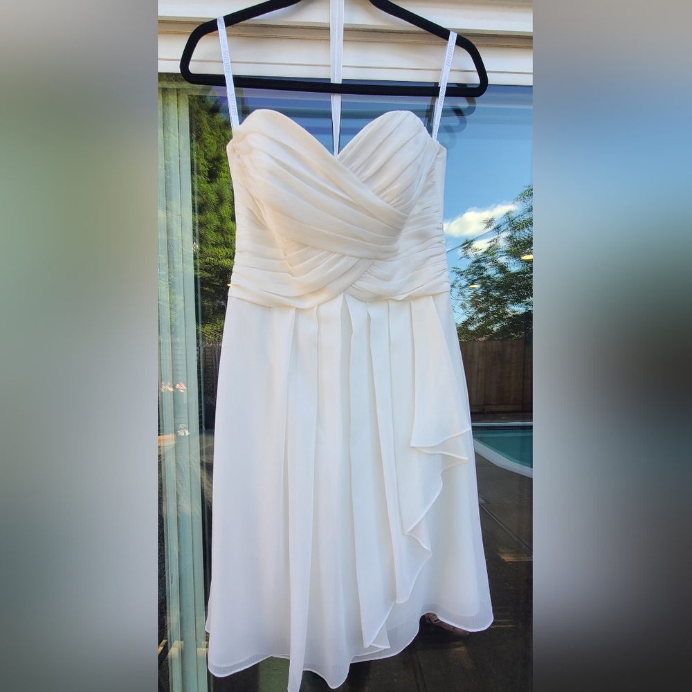 David's Bridal White Crinkle Chiffon Wedding Dress – Size 2 - Picture 4 of 17